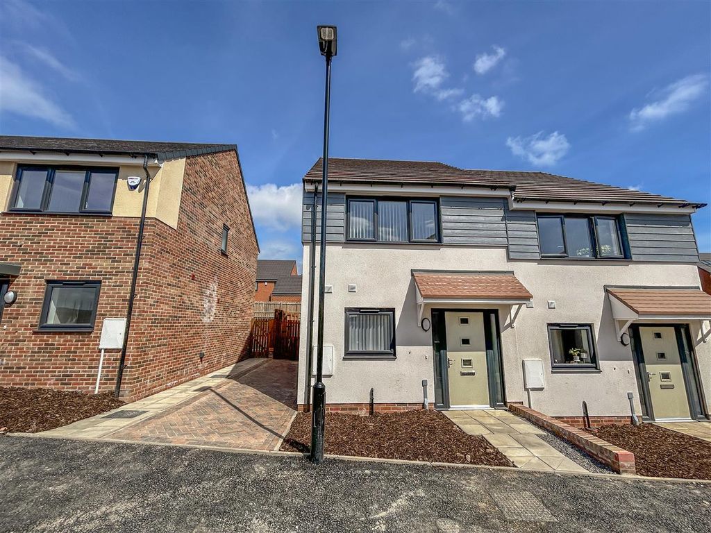 Property photo 1 of 9 Front External