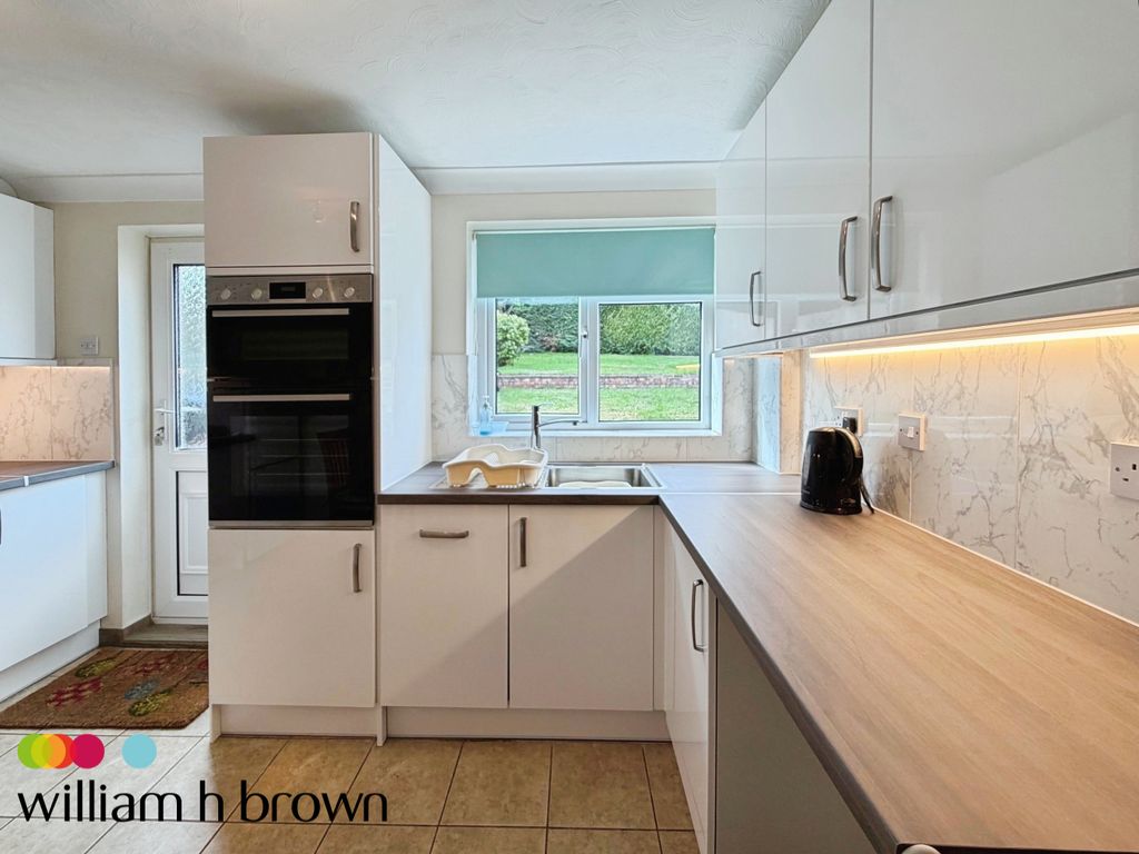 Property photo 2 of 15 Kitchen