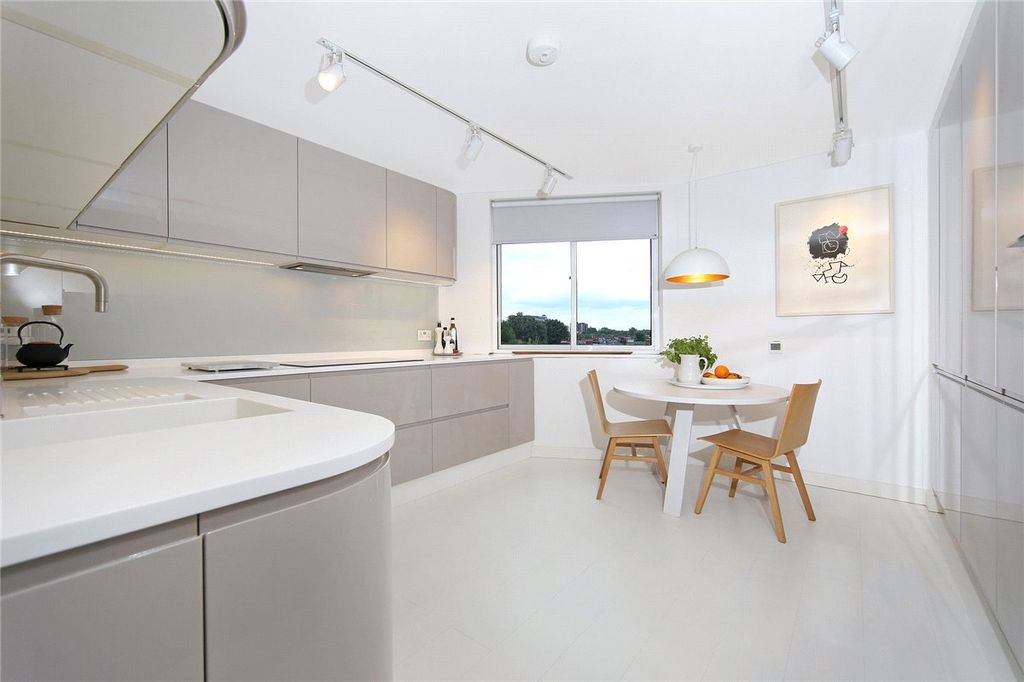 Property photo 2 of 6 Picture No. 08