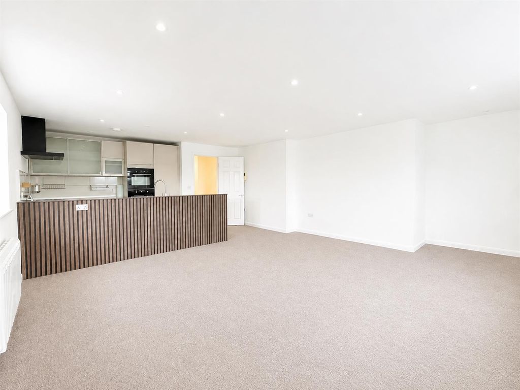 Property photo 3 of 21
