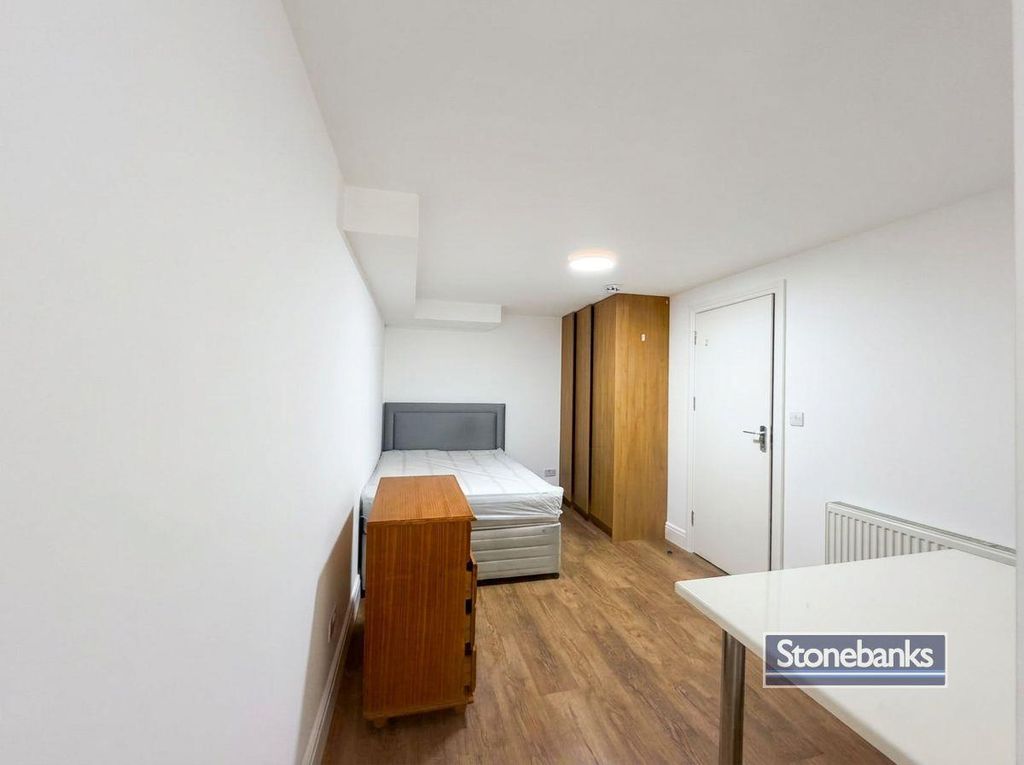 Property photo 2 of 9 033Eb00E-6F0c-44Ac-A061-4c30Df14Ccad.Jpg