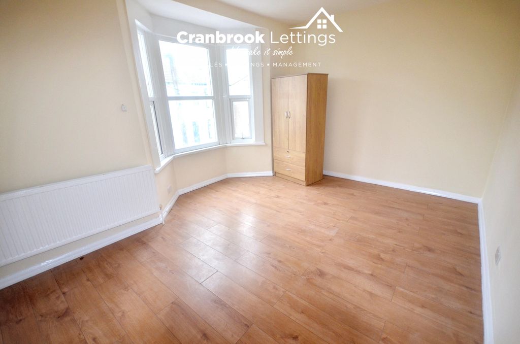 Property photo 1 of 9 3 Bed Terraced House To Rent Studley Road, London E7 9LX