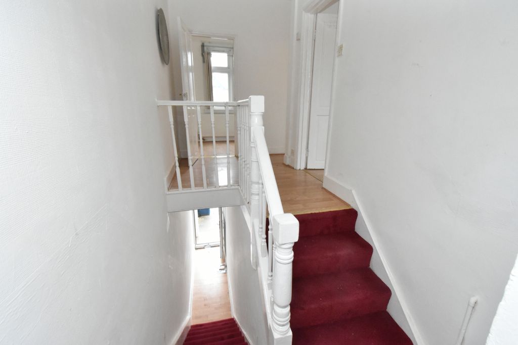 Property photo 3 of 11 Gallery