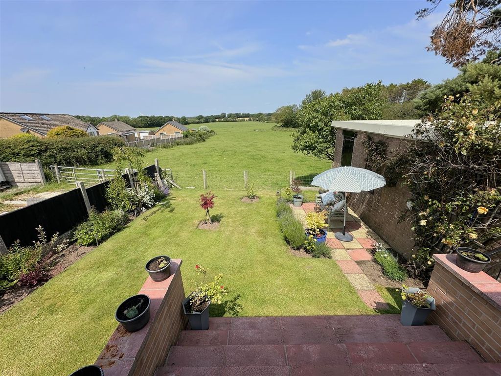 Property photo 1 of 46 Outside