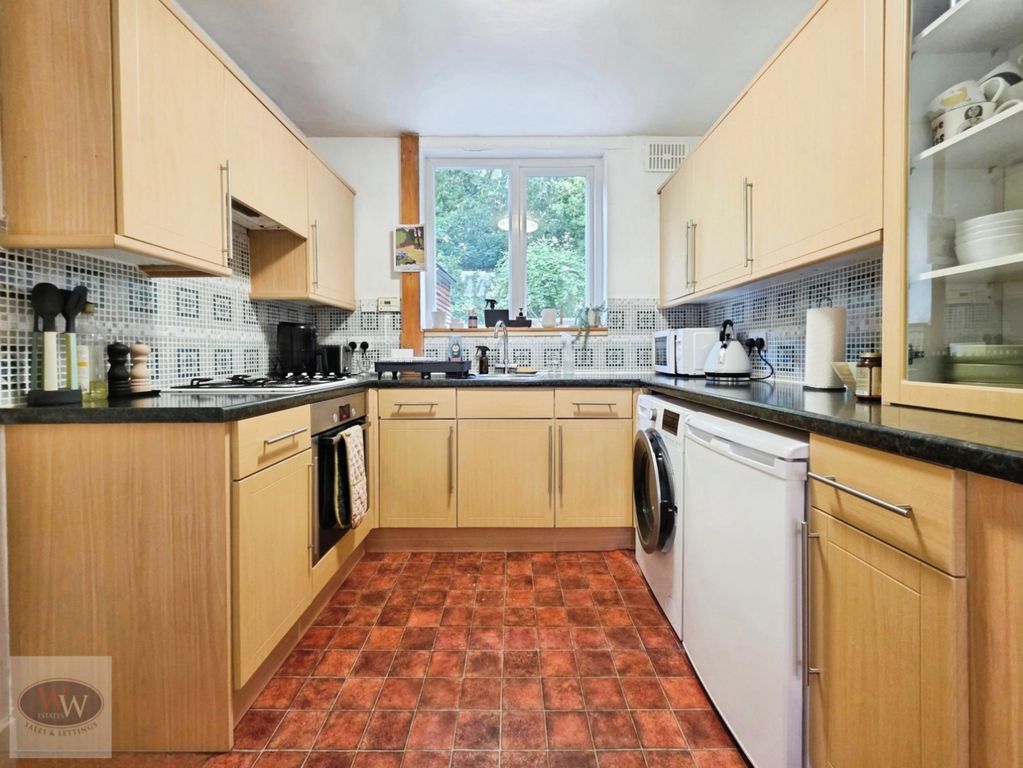 Property photo 3 of 24 Kitchen