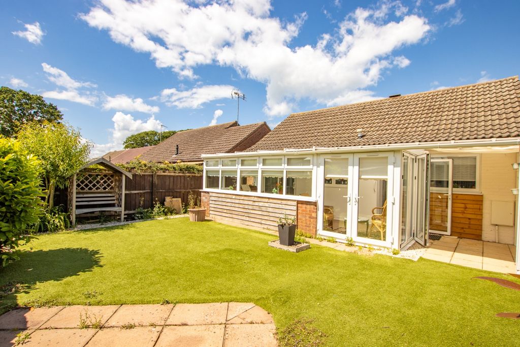 Property photo 2 of 24 5204772