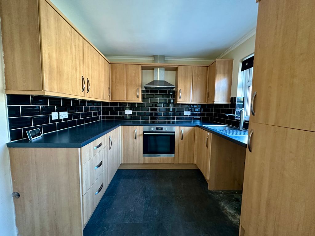 Property photo 3 of 9 Image