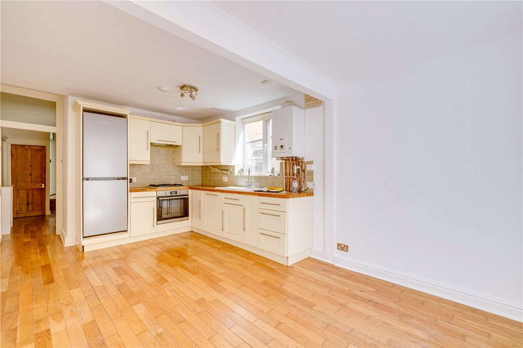 Property photo 3 of 14 Picture No. 32