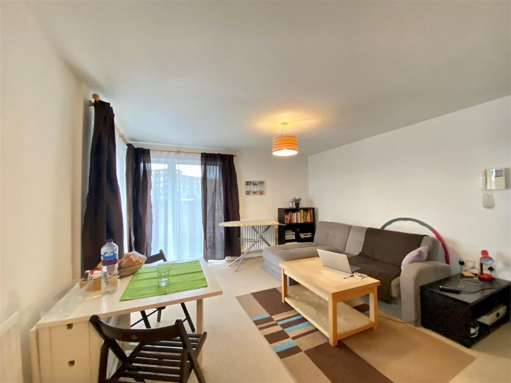 Property photo 2 of 6