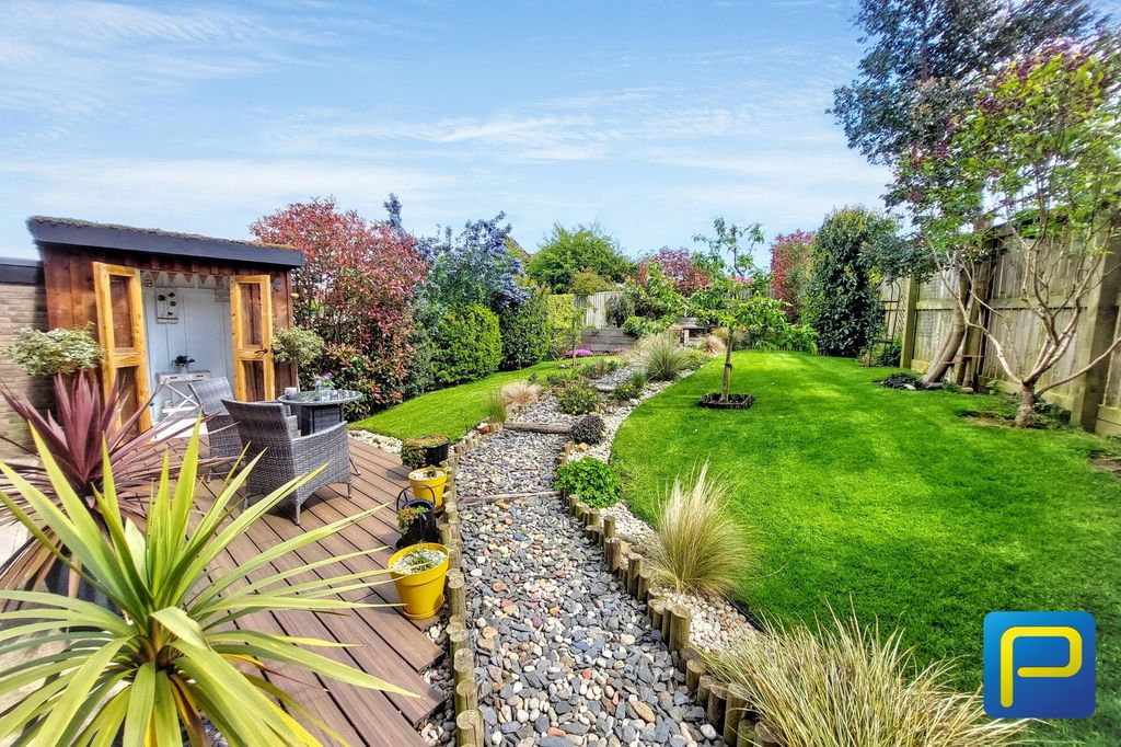 Property photo 2 of 36