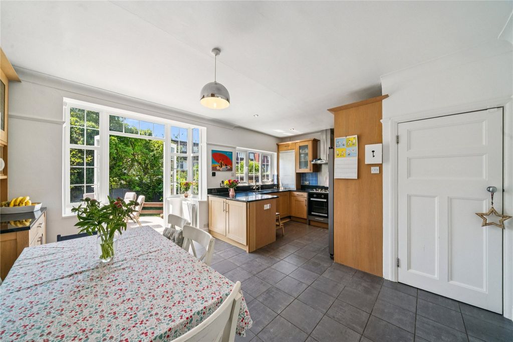 Property photo 3 of 11 Picture No. 06