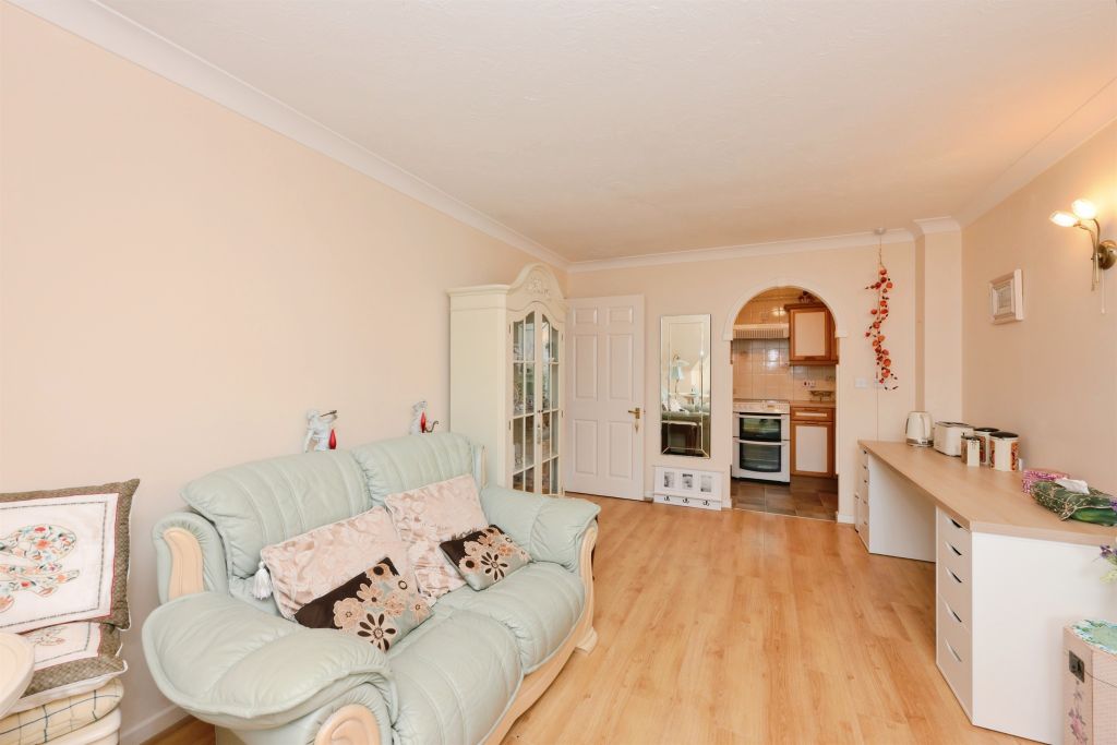 Property photo 2 of 16