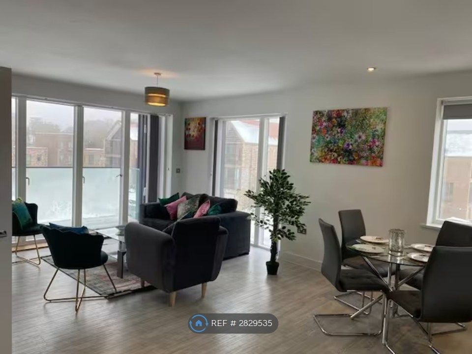 Property photo 3 of 35