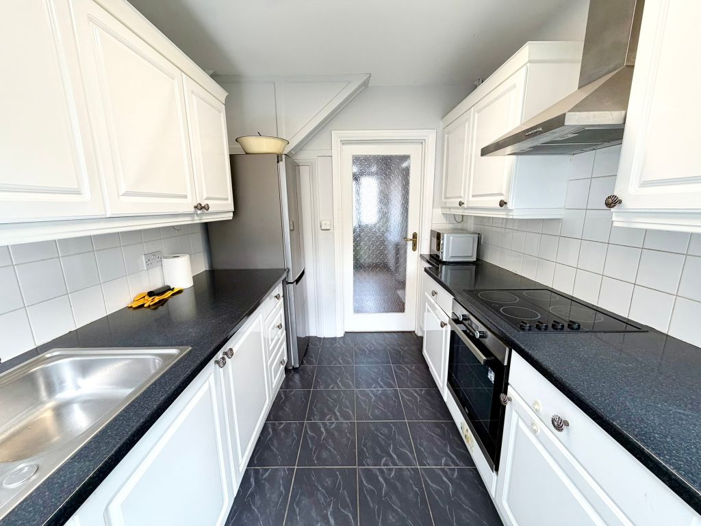 Property photo 1 of 32
