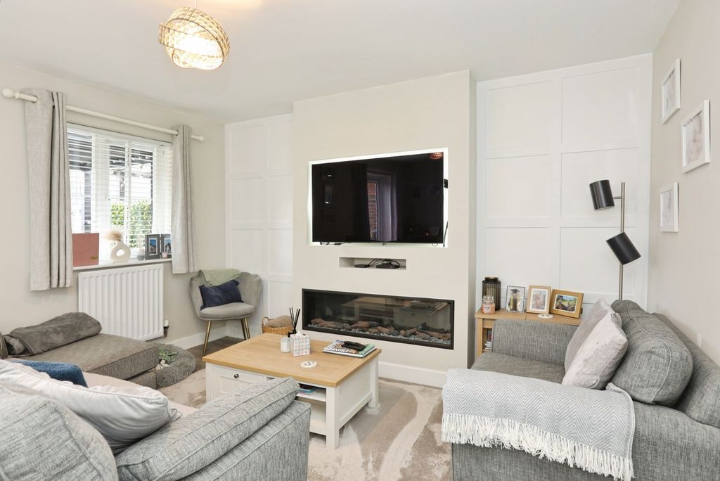 Property photo 2 of 21 Pbox-Img.Jpg