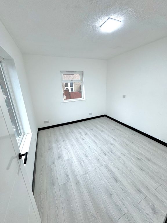 Property photo 3 of 34