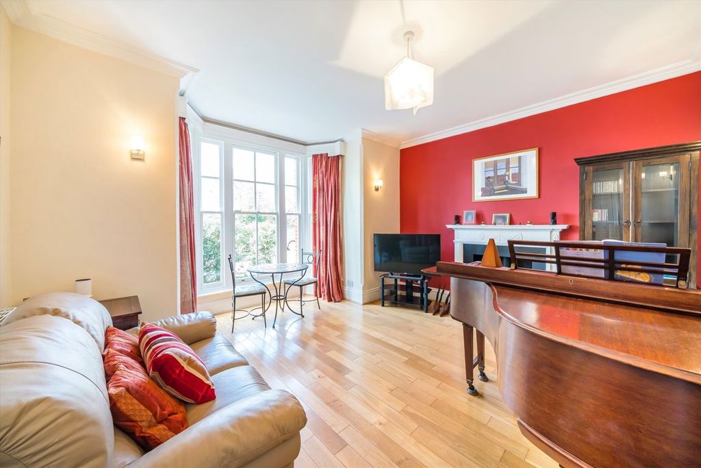 Property photo 2 of 25