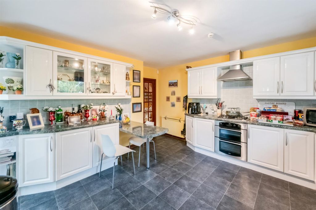 Property photo 3 of 30 Kitchen