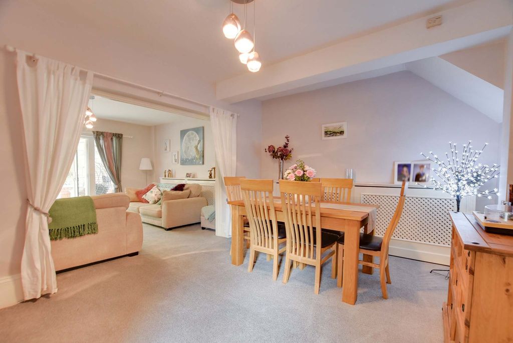 Property photo 2 of 38