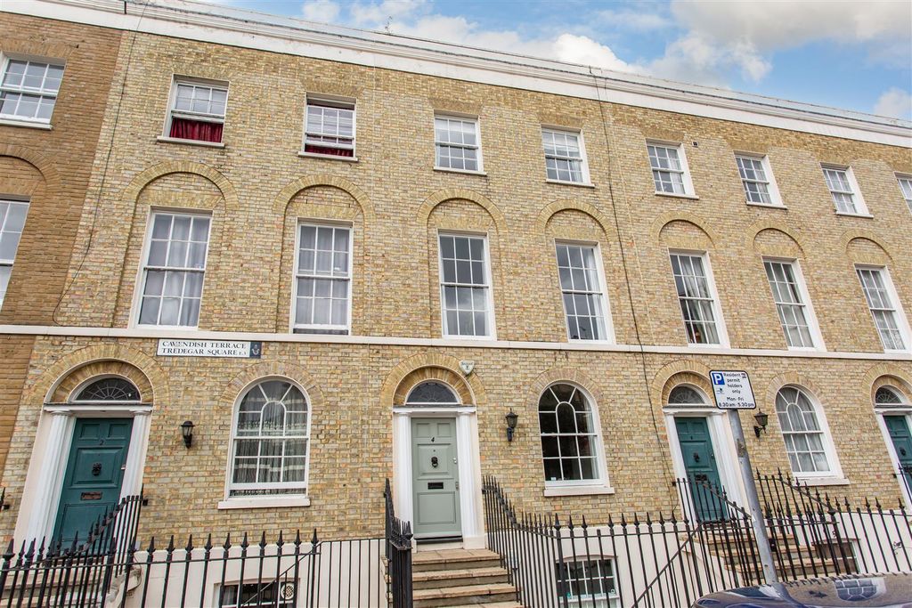 Property photo 1 of 24 Frontage