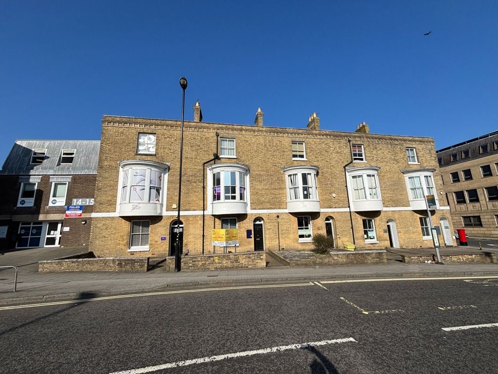 Property photo 1 of 9 Photo 7