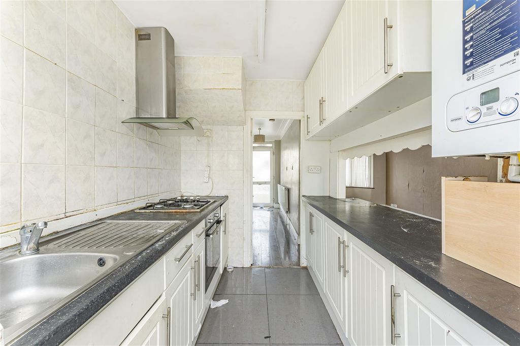 Property photo 3 of 17 3