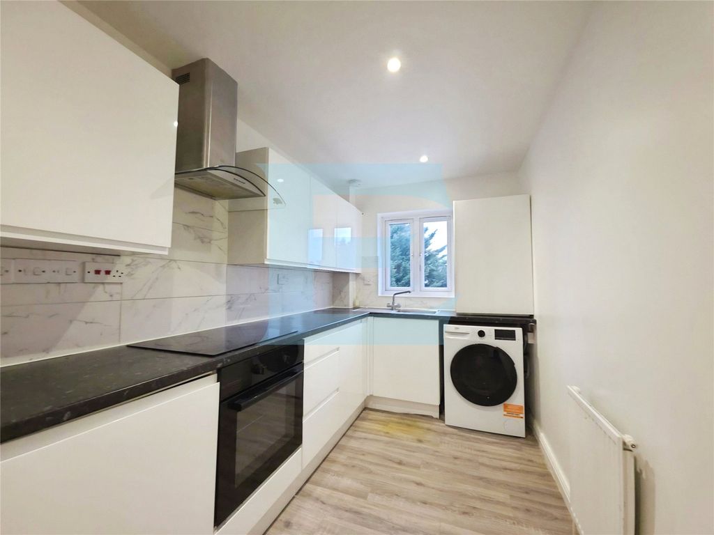 Property photo 2 of 11 Picture No. 08