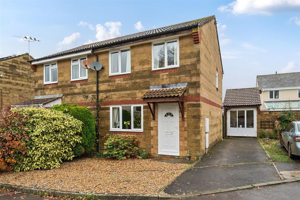 Property photo 1 of 11 Front