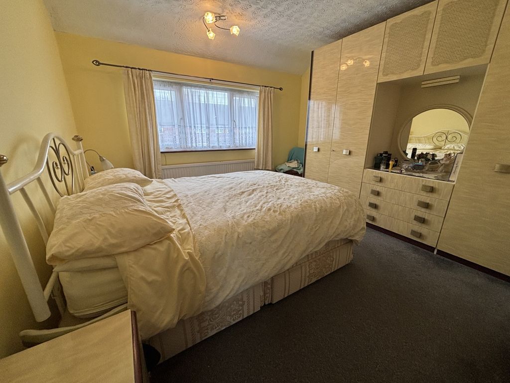 Property photo 3 of 5 Photo 4