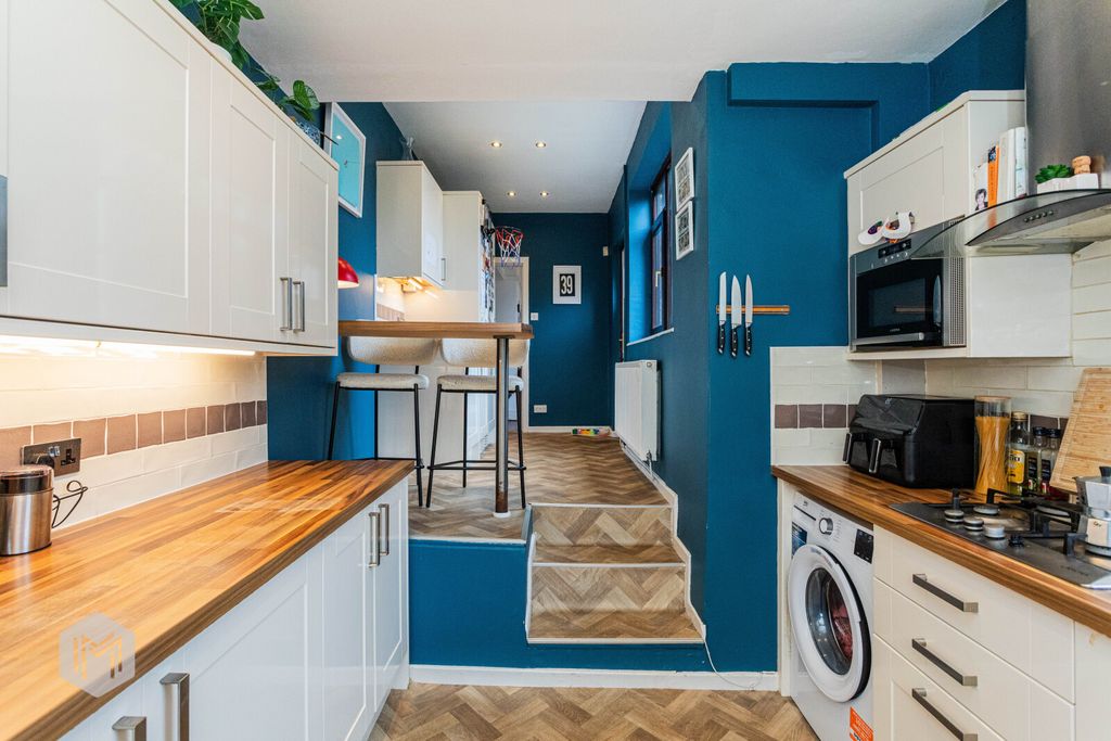 Property photo 3 of 32 Picture No. 12