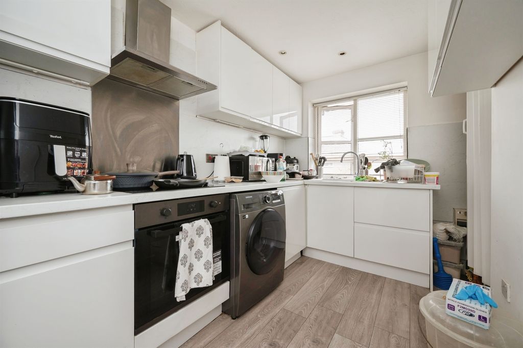 Property photo 3 of 16