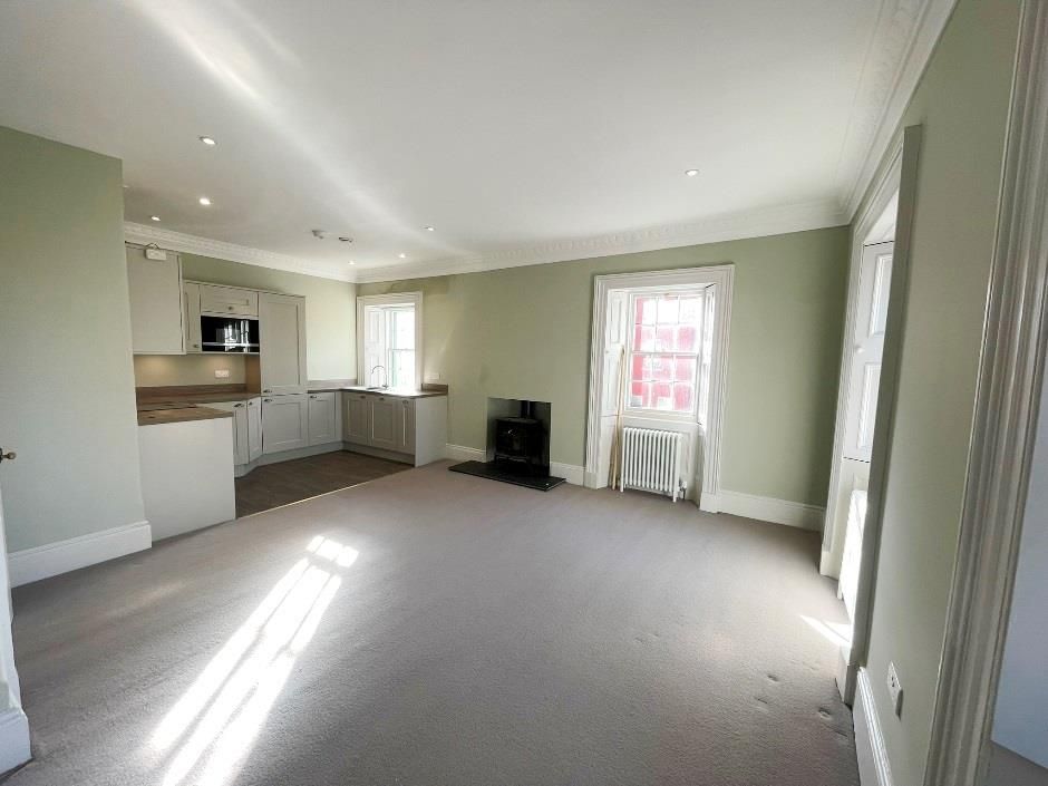 Property photo 3 of 31