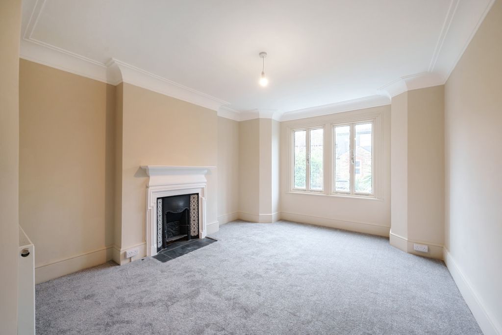 Property photo 3 of 6 976674 (3)