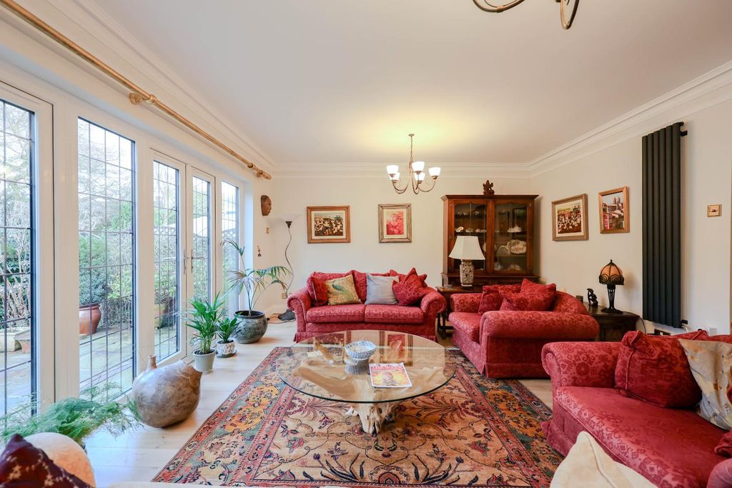 Property photo 2 of 37