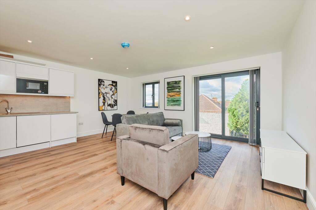 Property photo 2 of 6