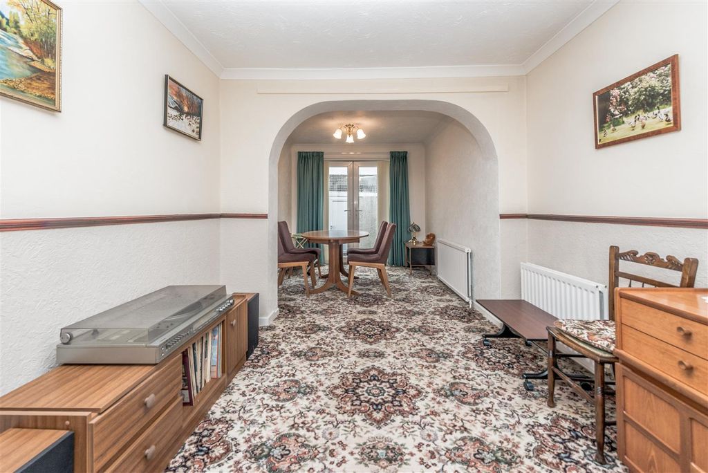 Property photo 3 of 26 Living Room / Dining Room: