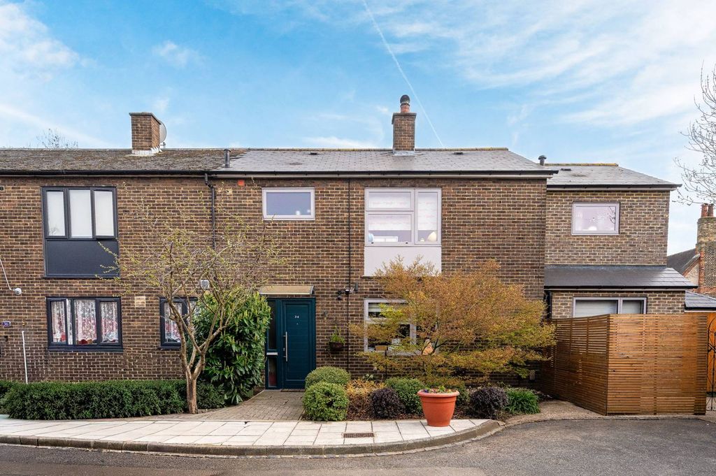 Property photo 2 of 33