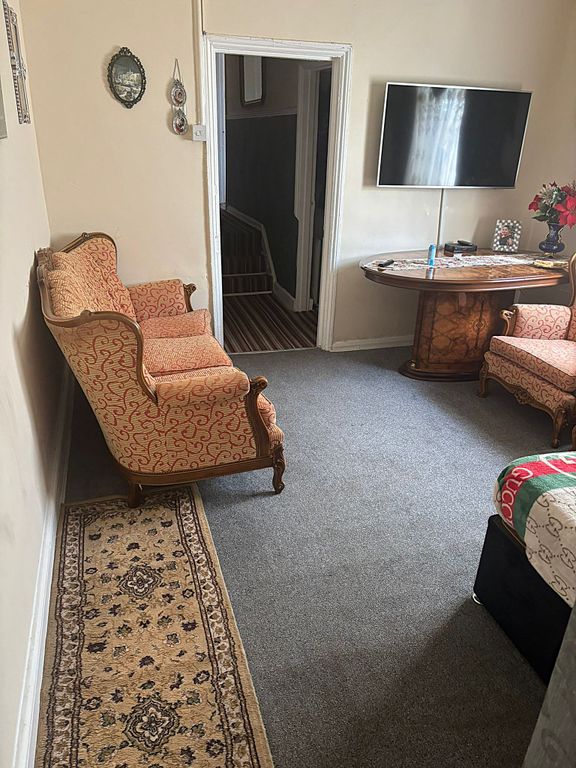 Property photo 2 of 5