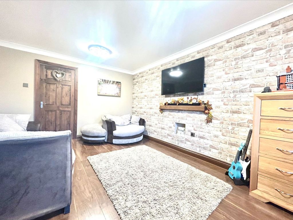 Property photo 2 of 22