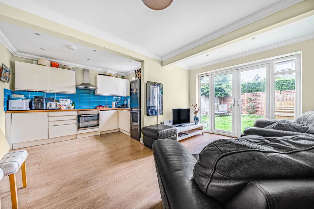 Property photo 2 of 10