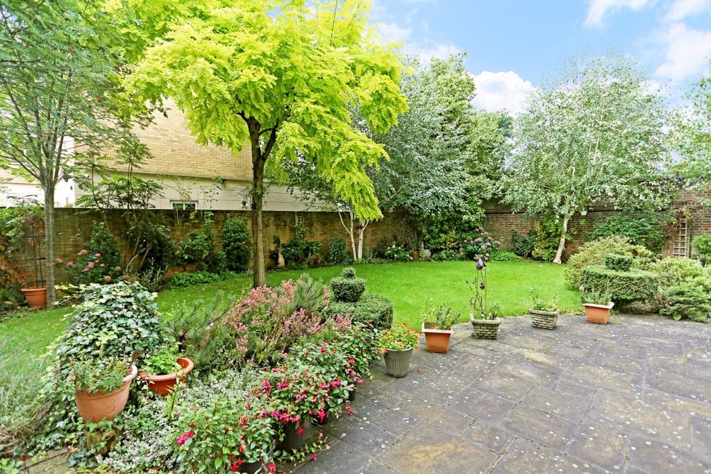 Property photo 2 of 14 Garden