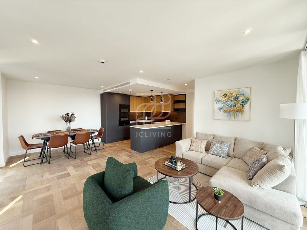 Property photo 1 of 12 1 Boxwood Gardens, Saffran