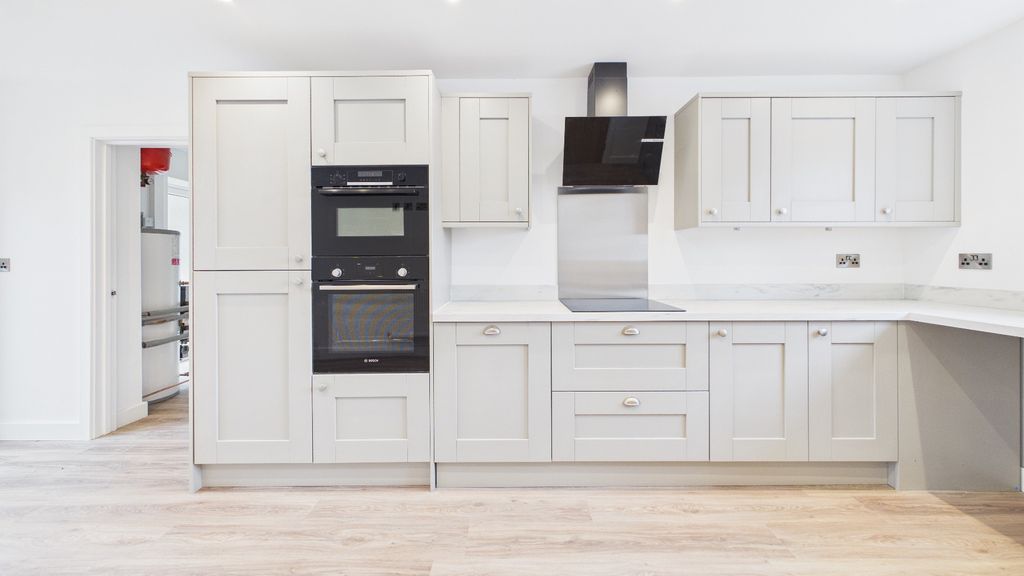 Property photo 2 of 27 4133393