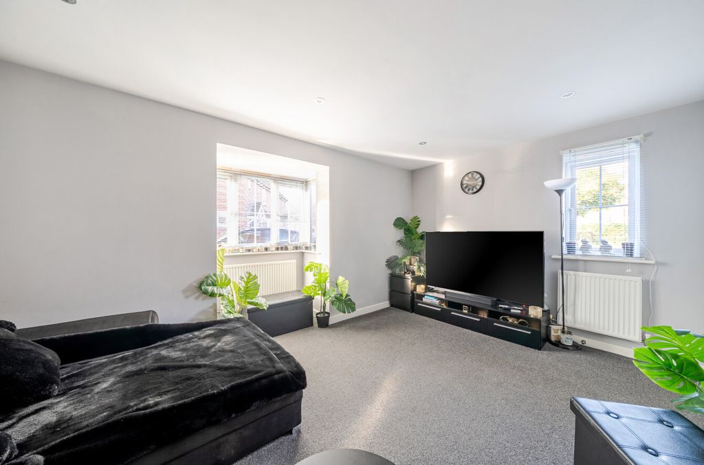 Property photo 3 of 12 1382160-16-6915B2...