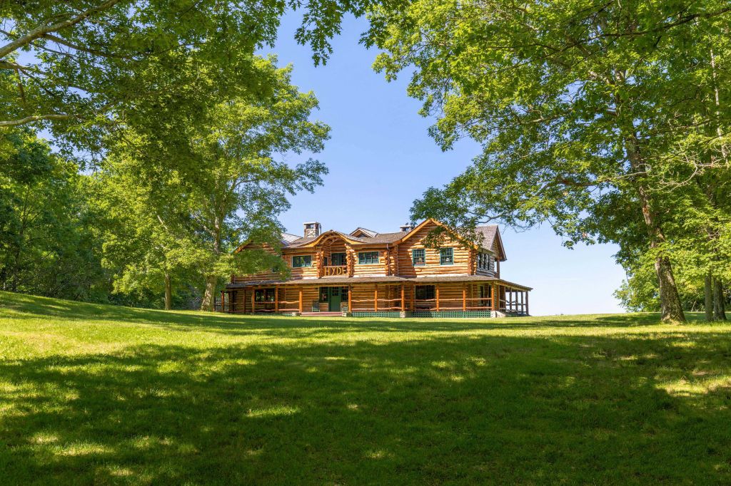 Property photo 1 of 8