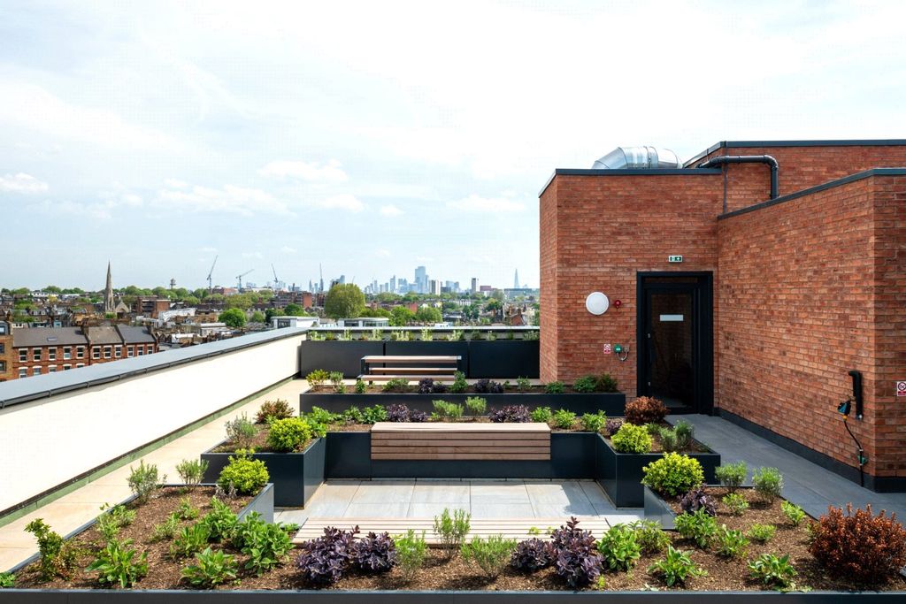 Property photo 2 of 9 Picture No. 40