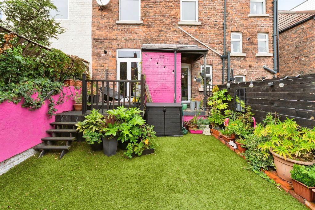 Property photo 3 of 19
