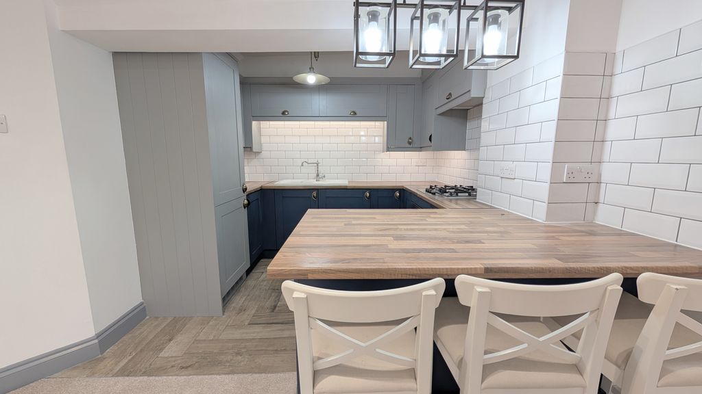 Property photo 2 of 7 Image