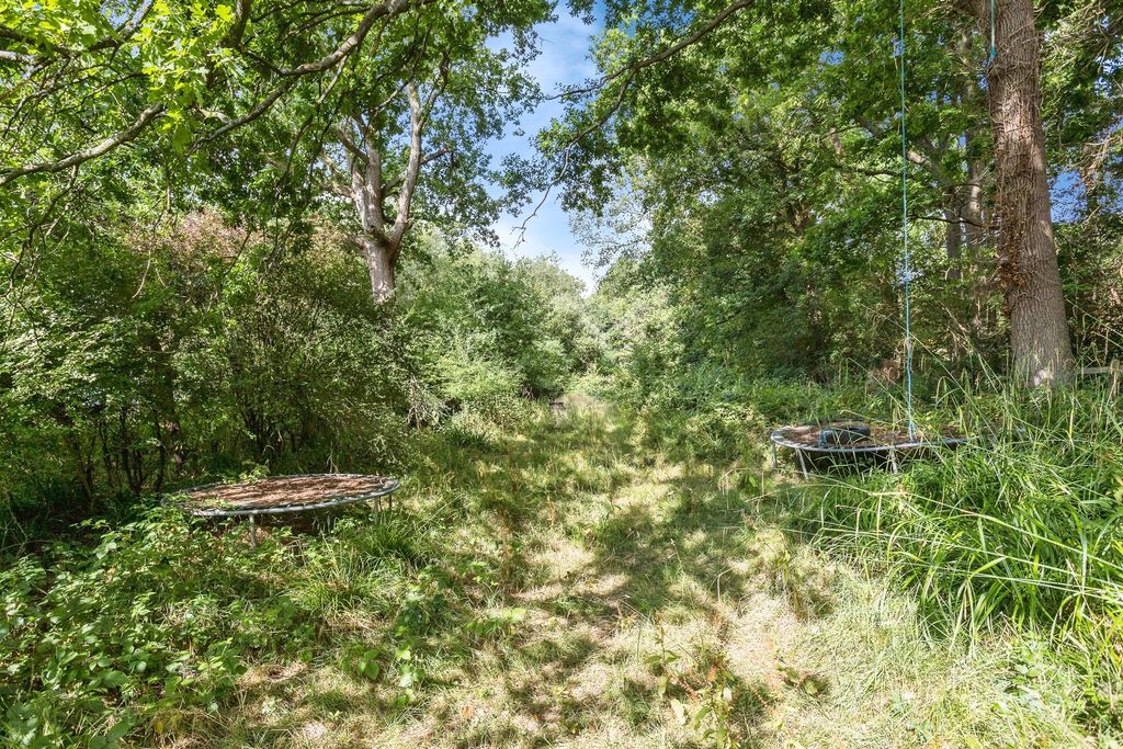 Property photo 2 of 16