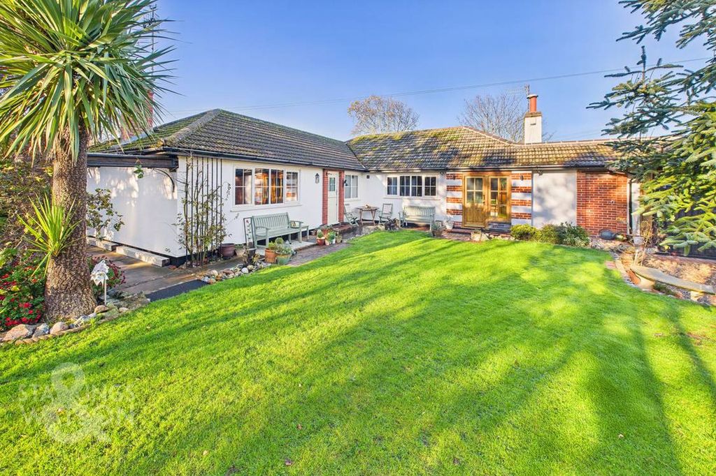 Property photo 2 of 36